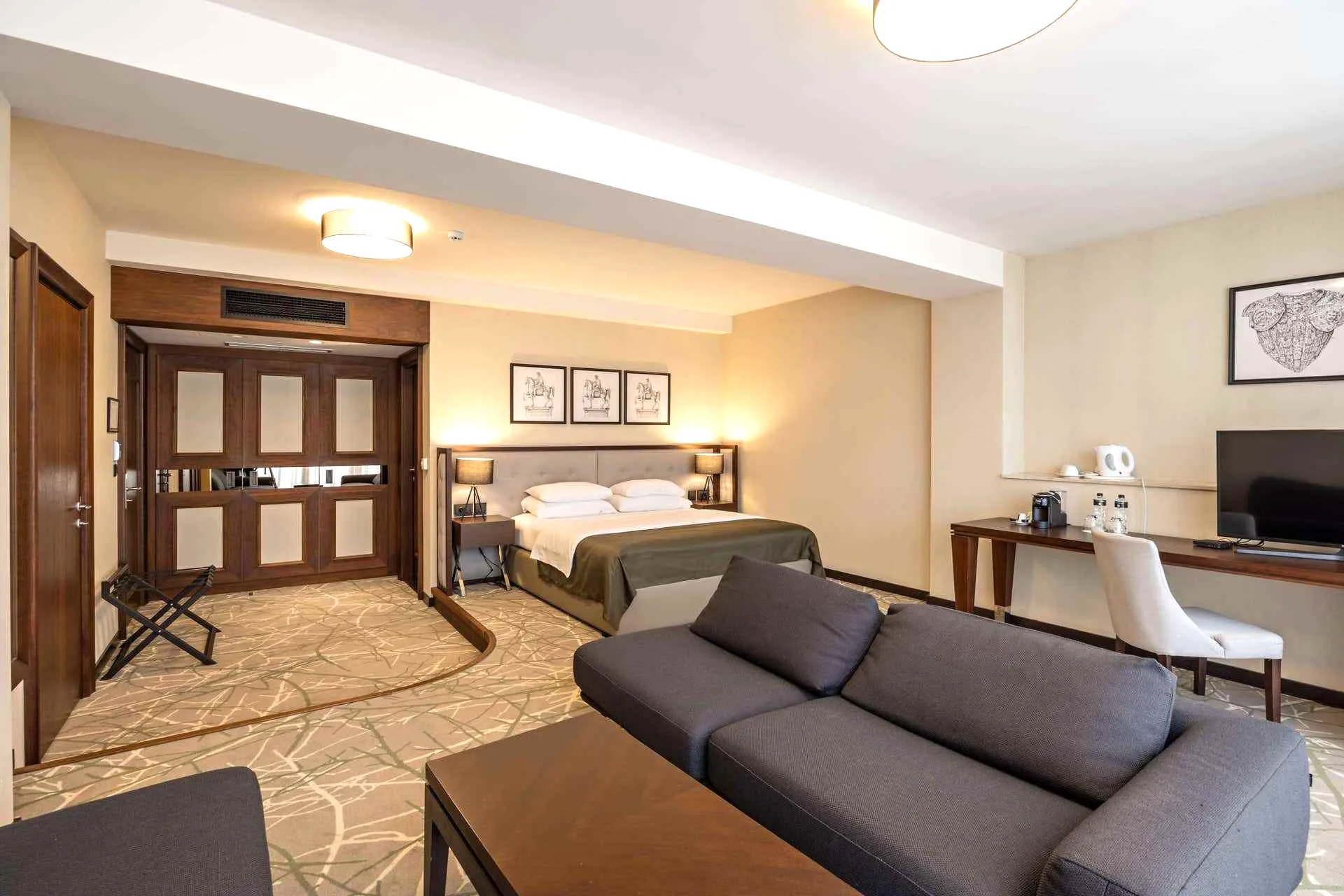 Junior Suite 8
